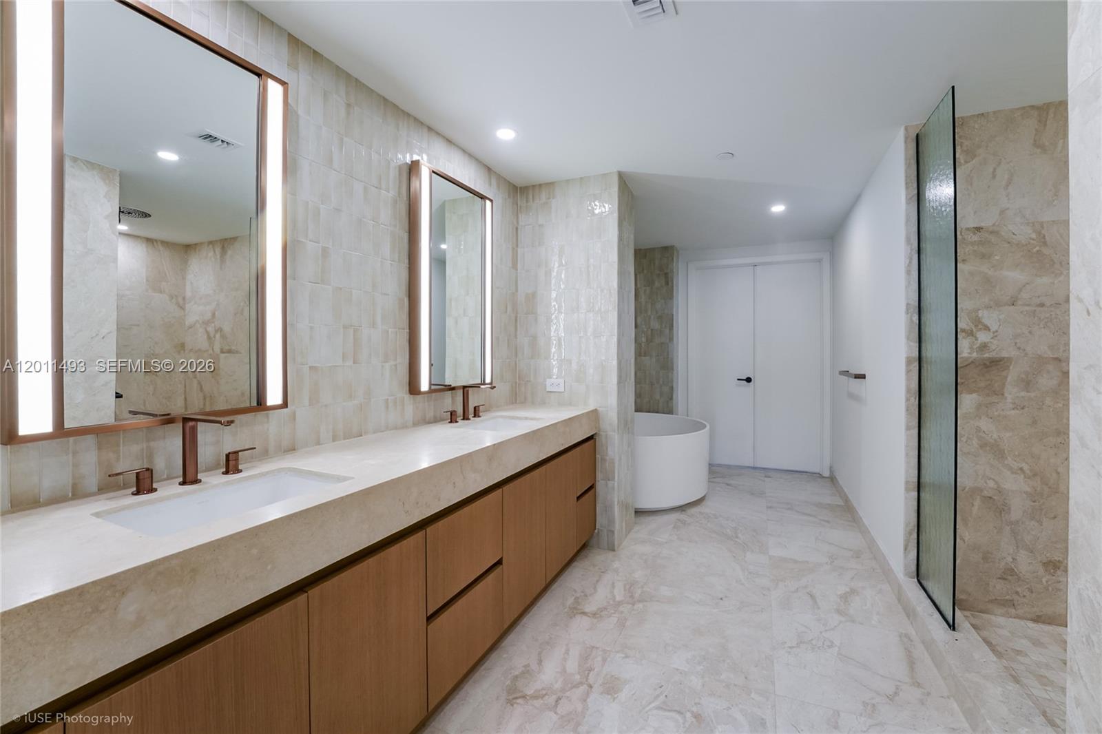 1177 Kane Concourse # 405
