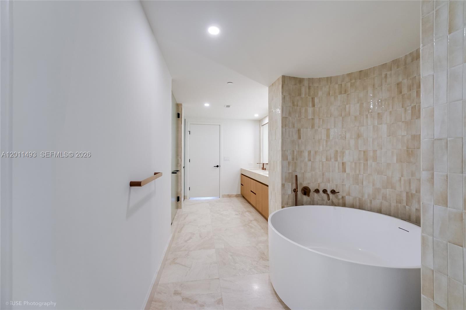 1177 Kane Concourse # 405