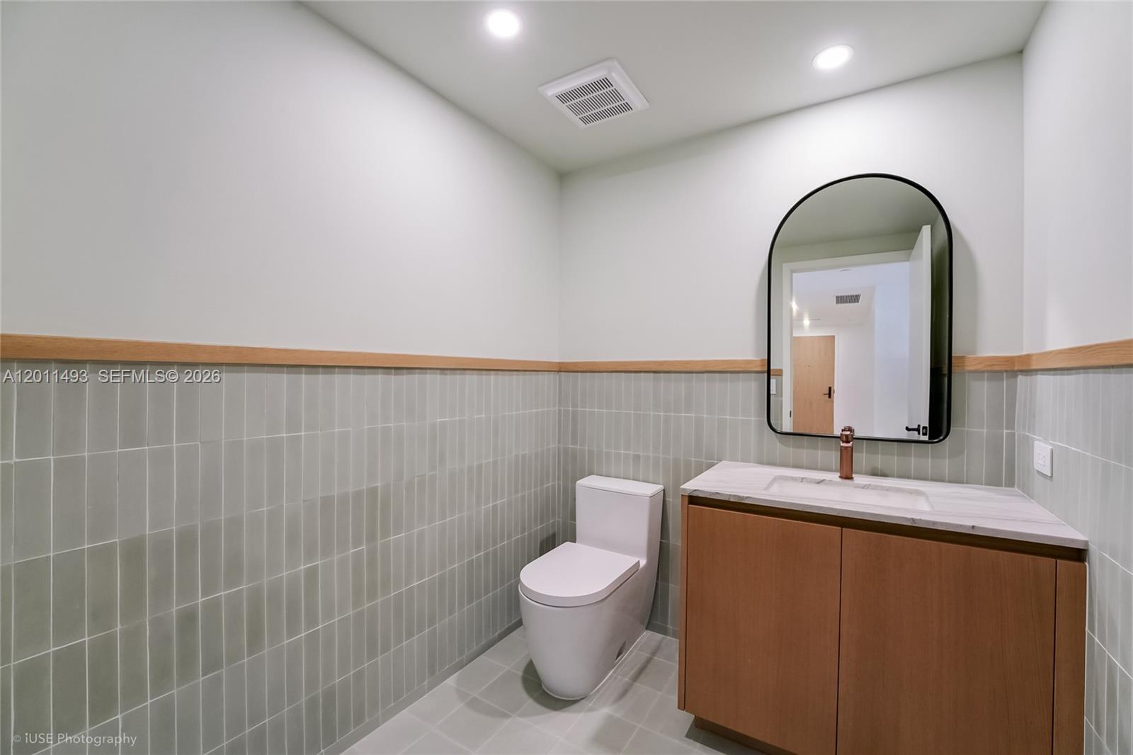 1177 Kane Concourse # 405