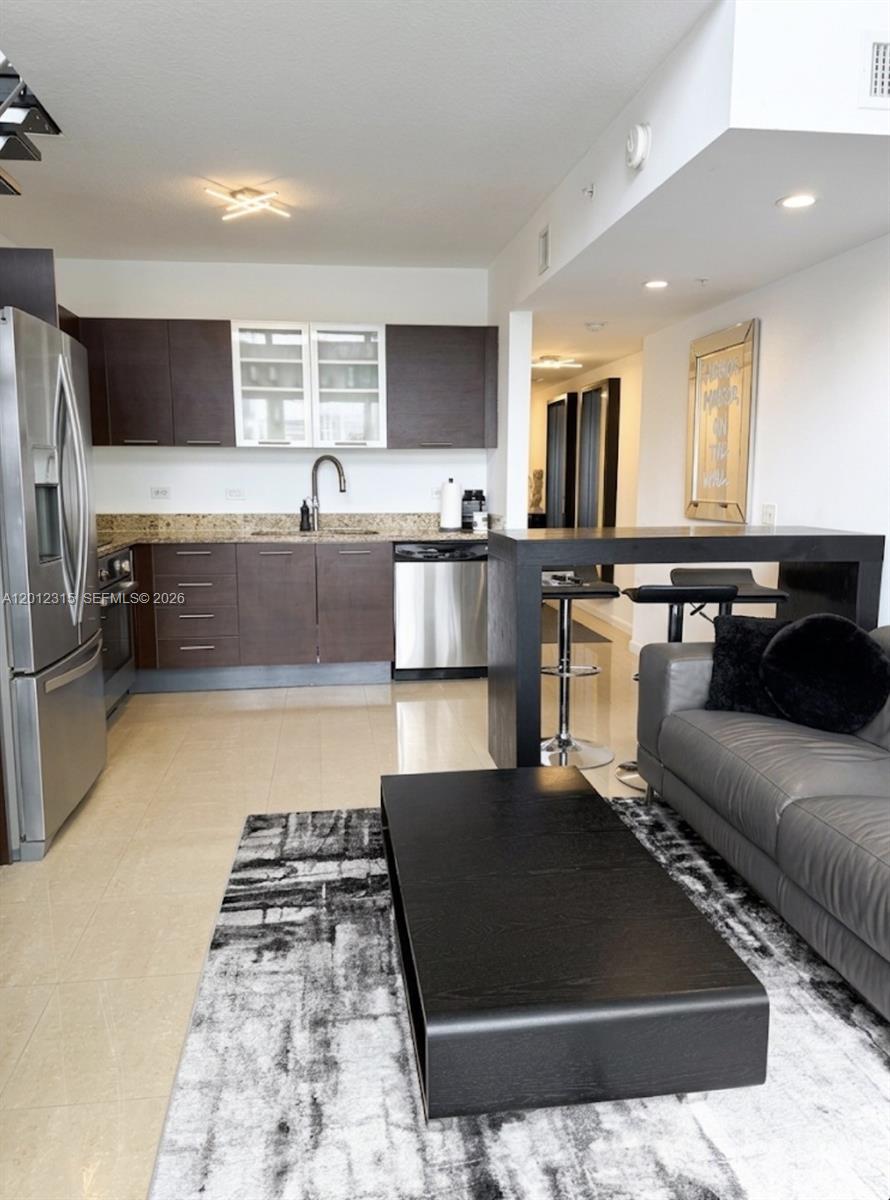 41 SE 5th St # 2011