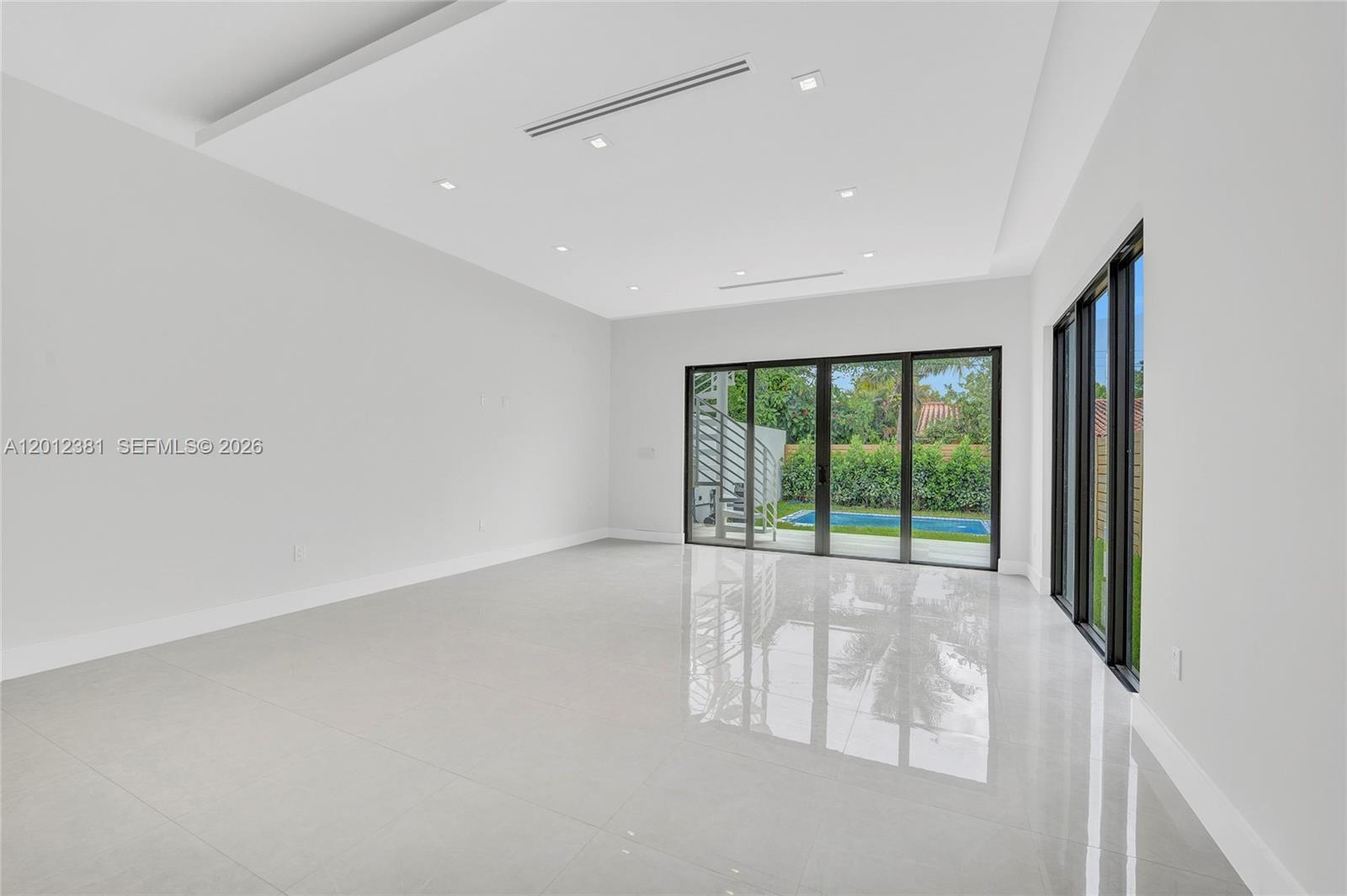 1235 SW 13TH AVE # 1235