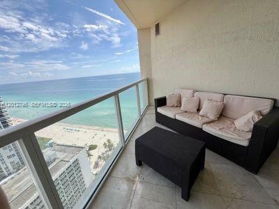 16699 Collins Ave # 2705
