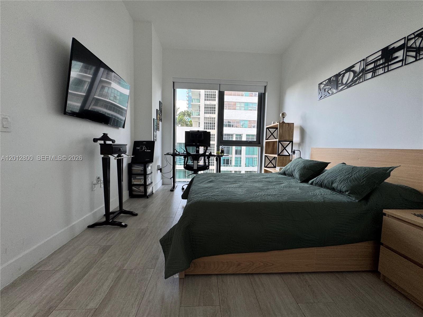 121 NE 34th St # L601