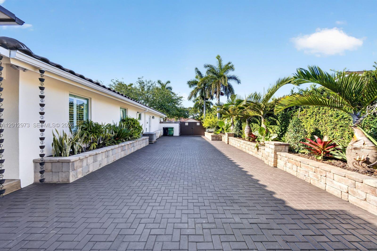 10570 SW 56th Ter
