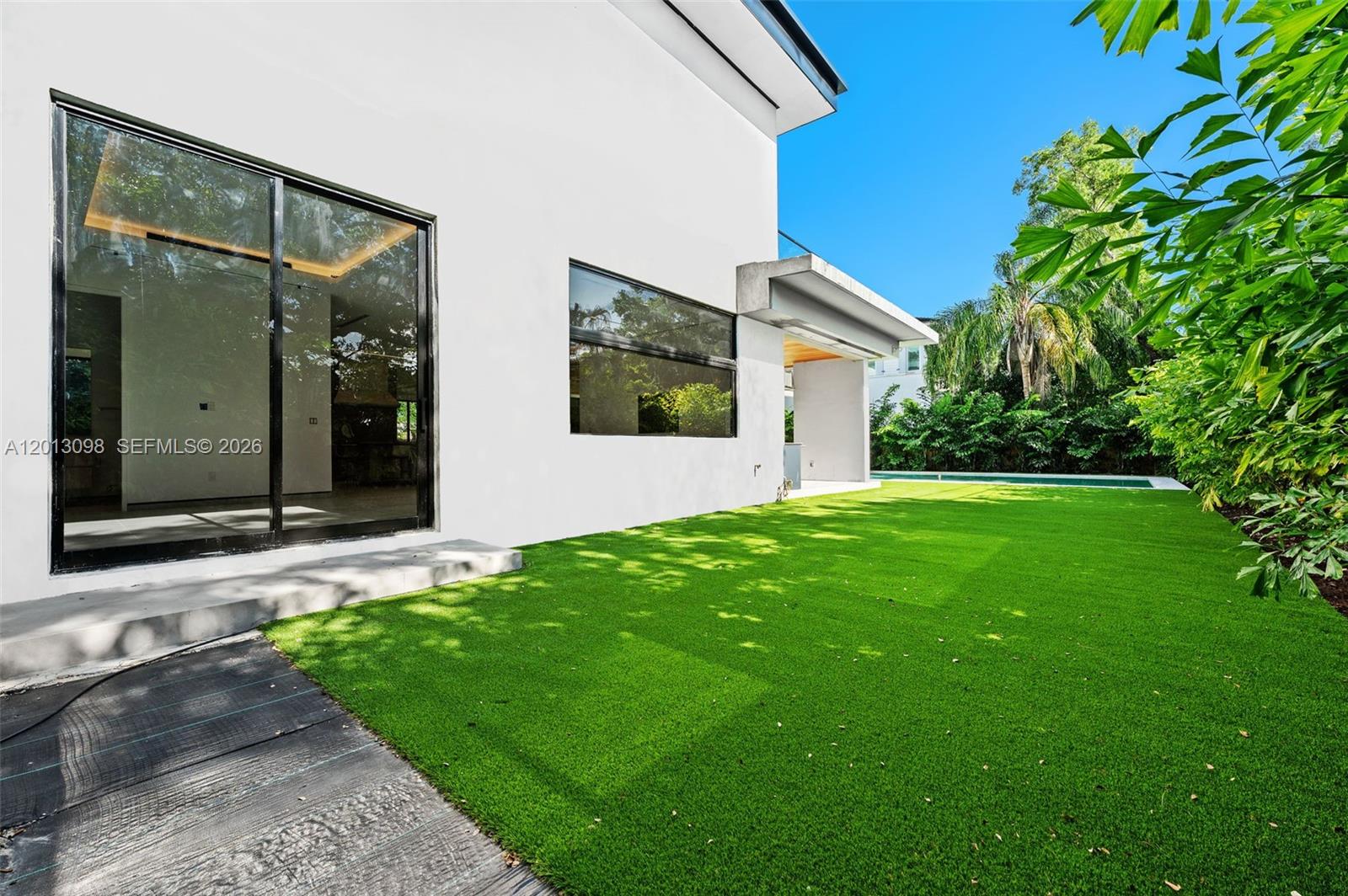 7740 SW 52nd Ave