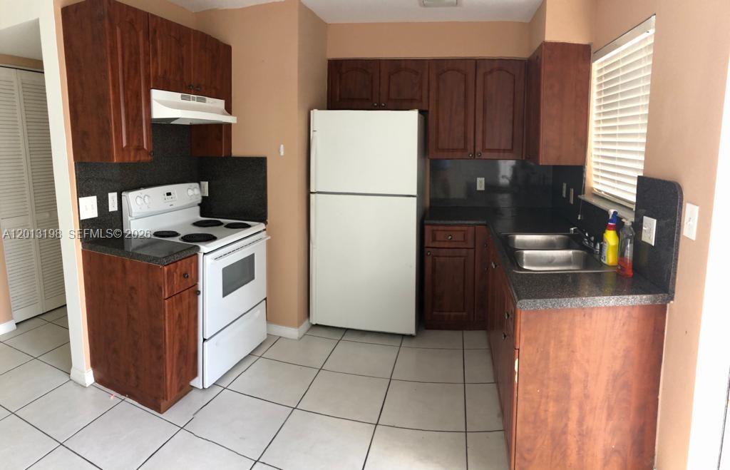 1453 SW 3rd St # 202