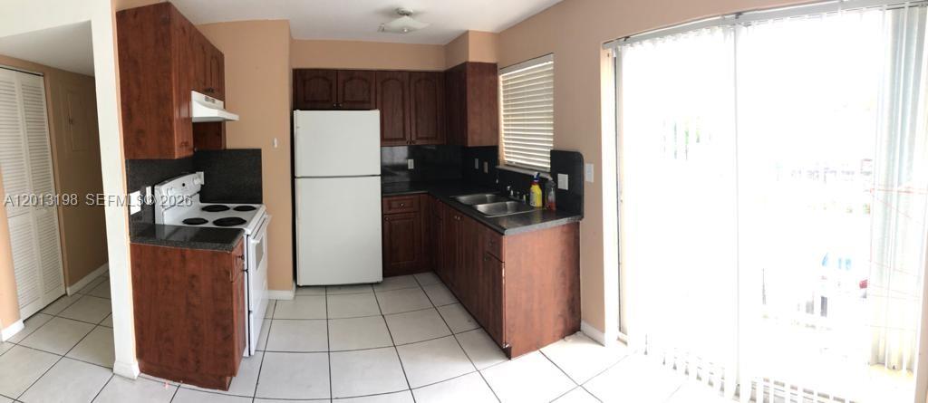 1453 SW 3rd St # 202