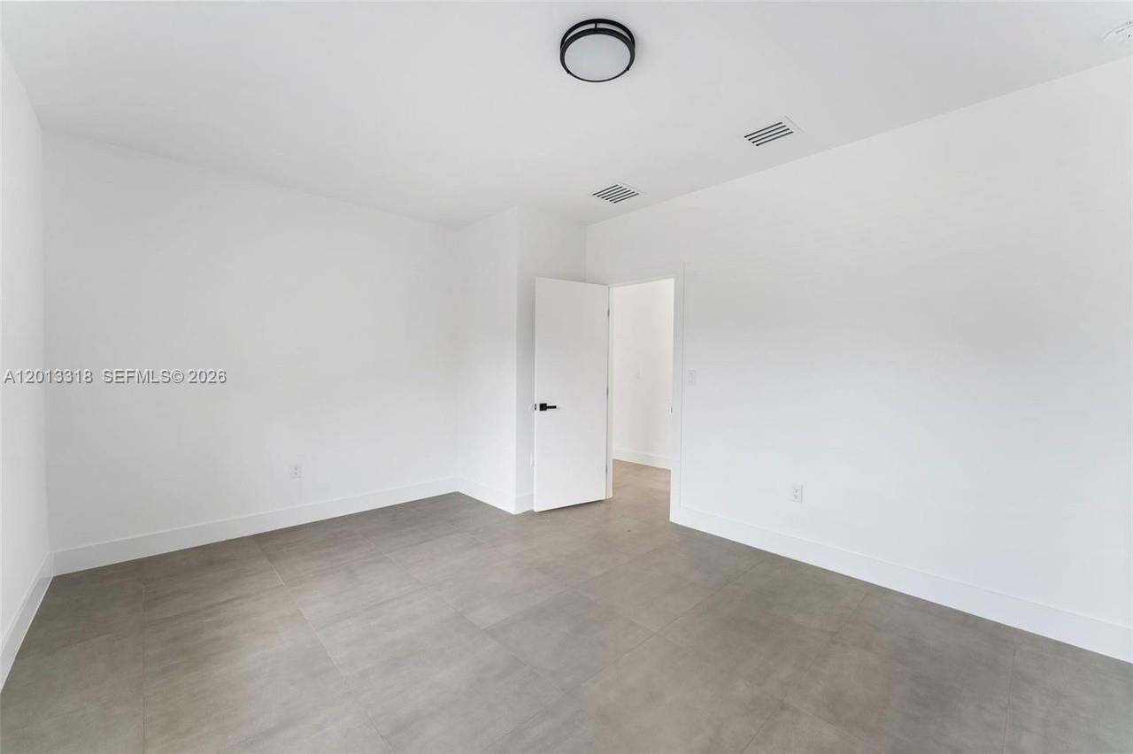 233 NW 120th St