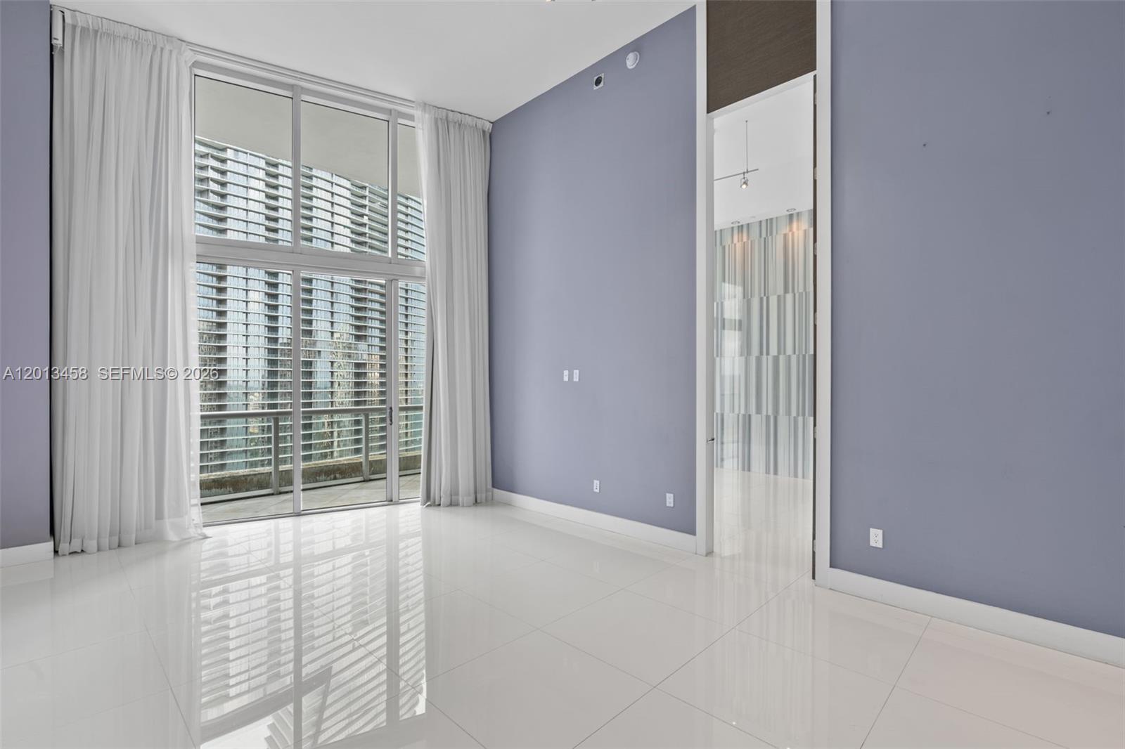 475 Brickell Ave # 2812