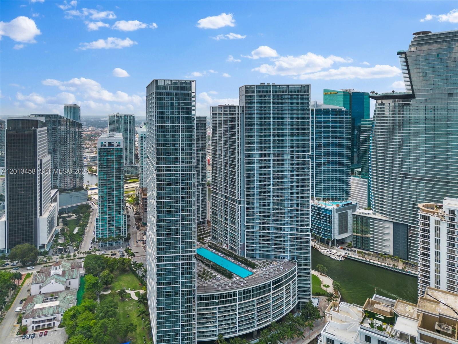 475 Brickell Ave # 2812