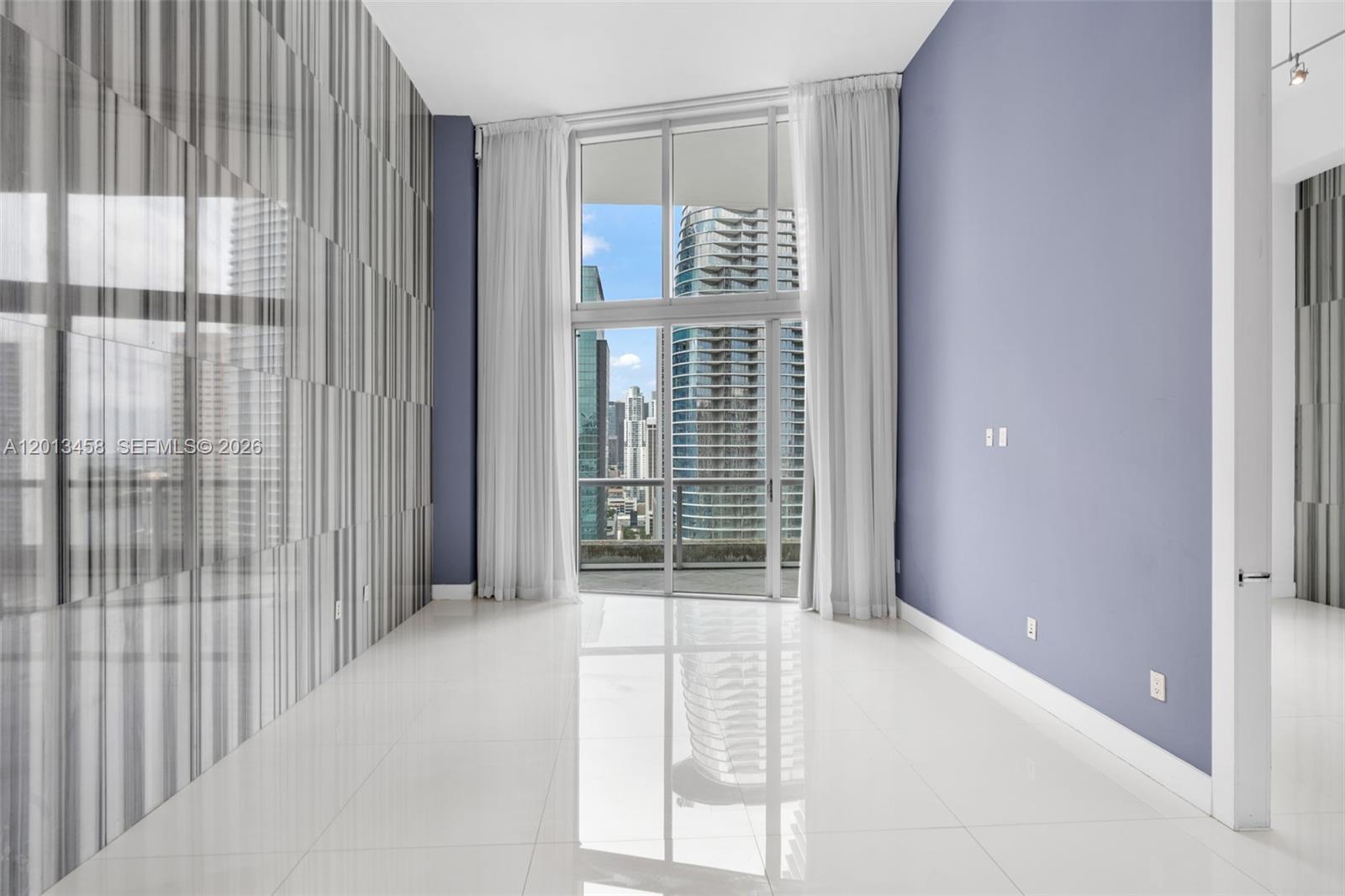 475 Brickell Ave # 2812