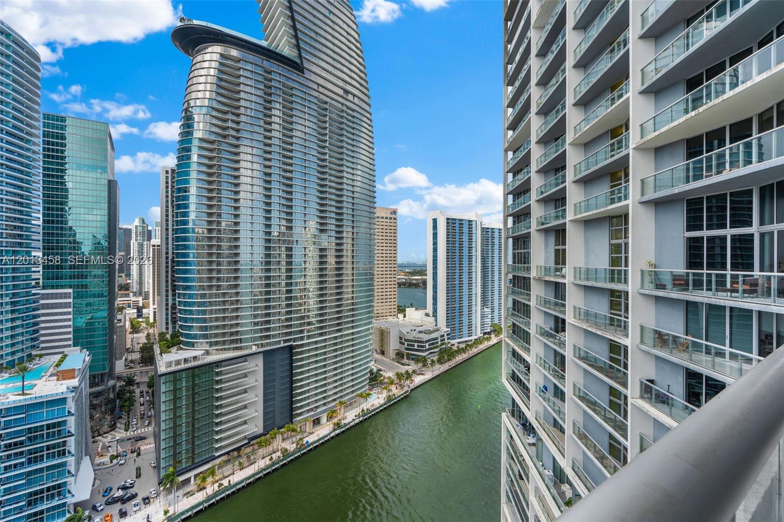 475 Brickell Ave # 2812
