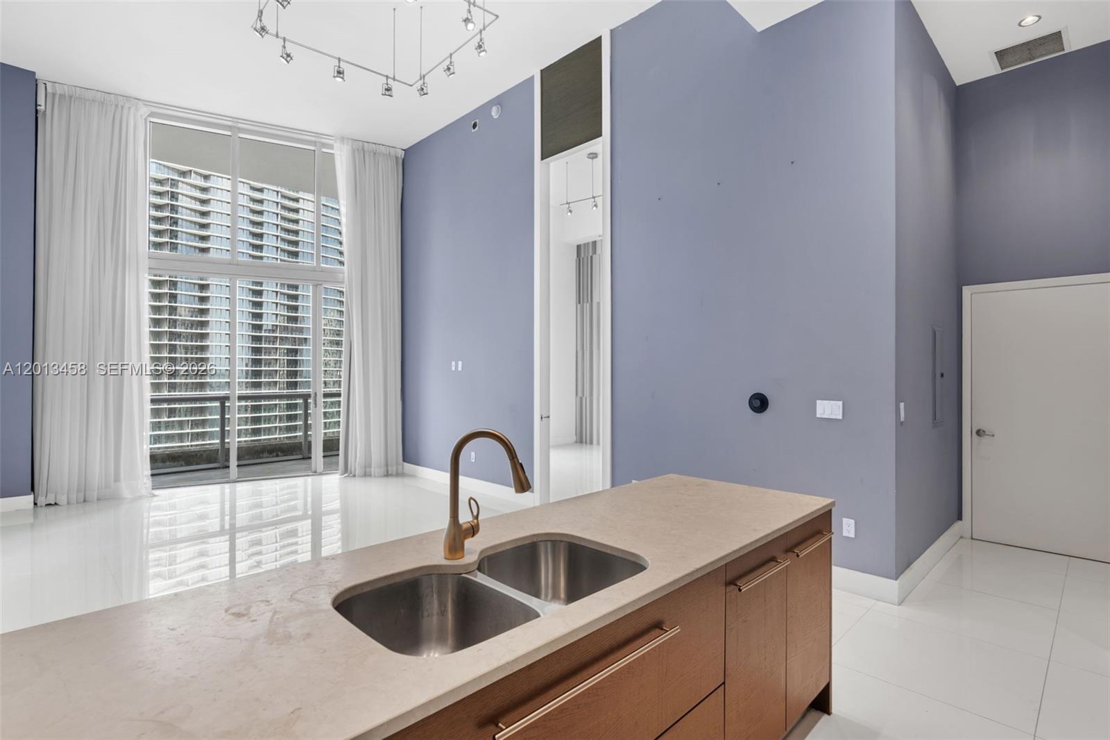 475 Brickell Ave # 2812