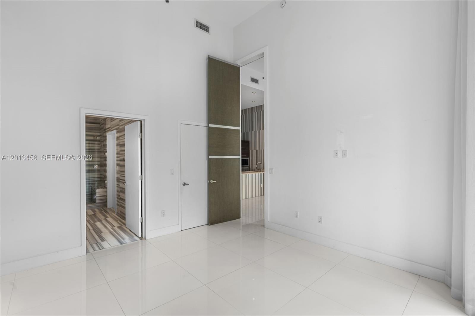 475 Brickell Ave # 2812