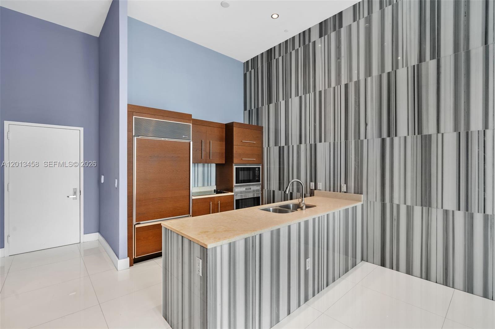 475 Brickell Ave # 2812