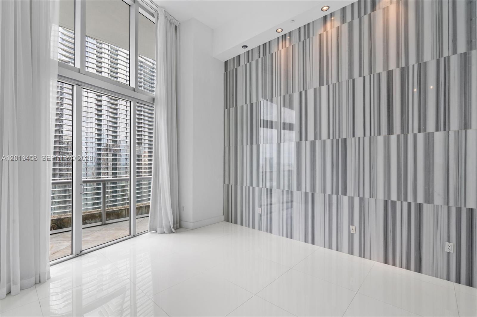 475 Brickell Ave # 2812