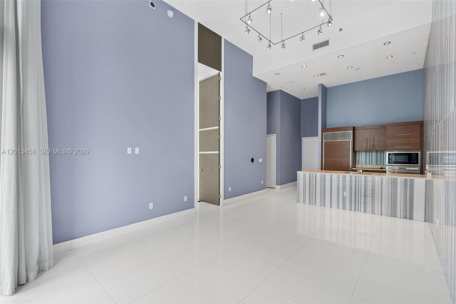 475 Brickell Ave # 2812