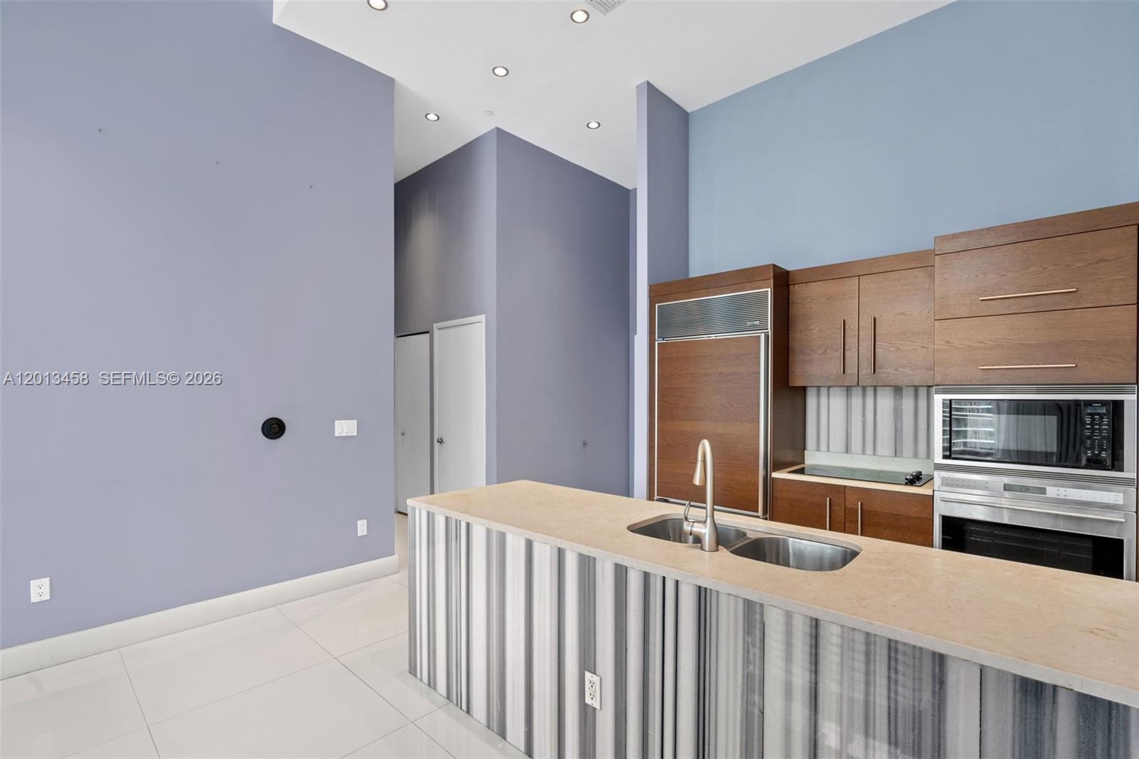 475 Brickell Ave # 2812