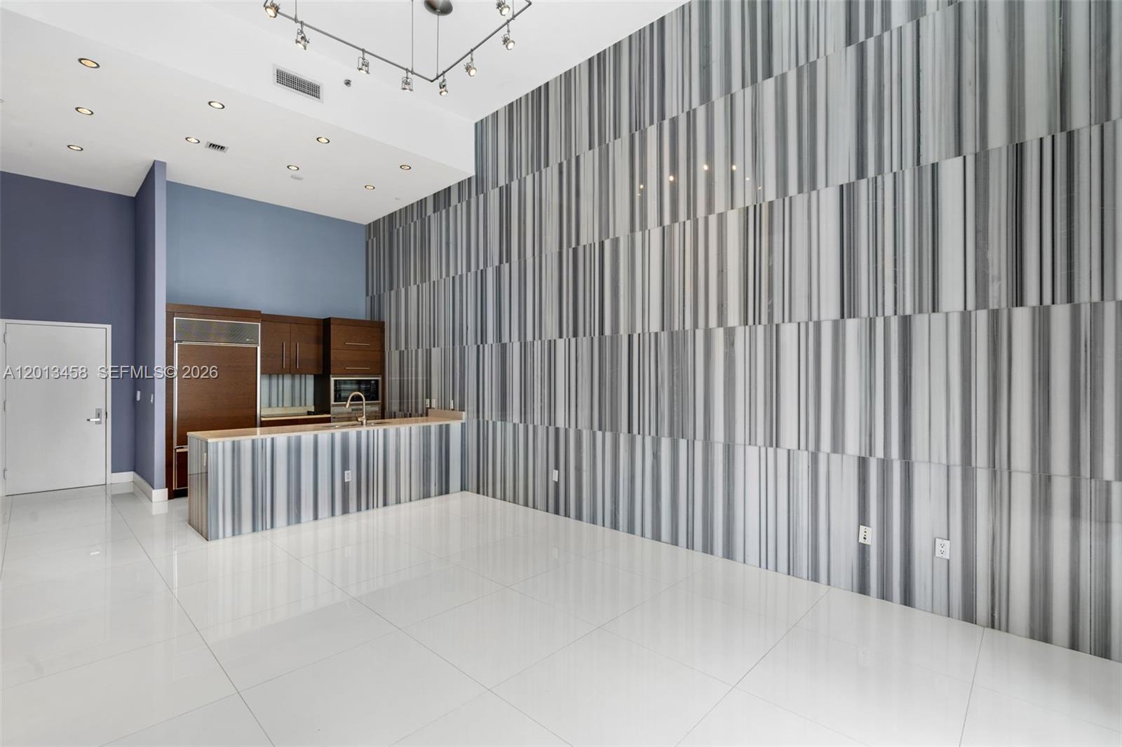 475 Brickell Ave # 2812