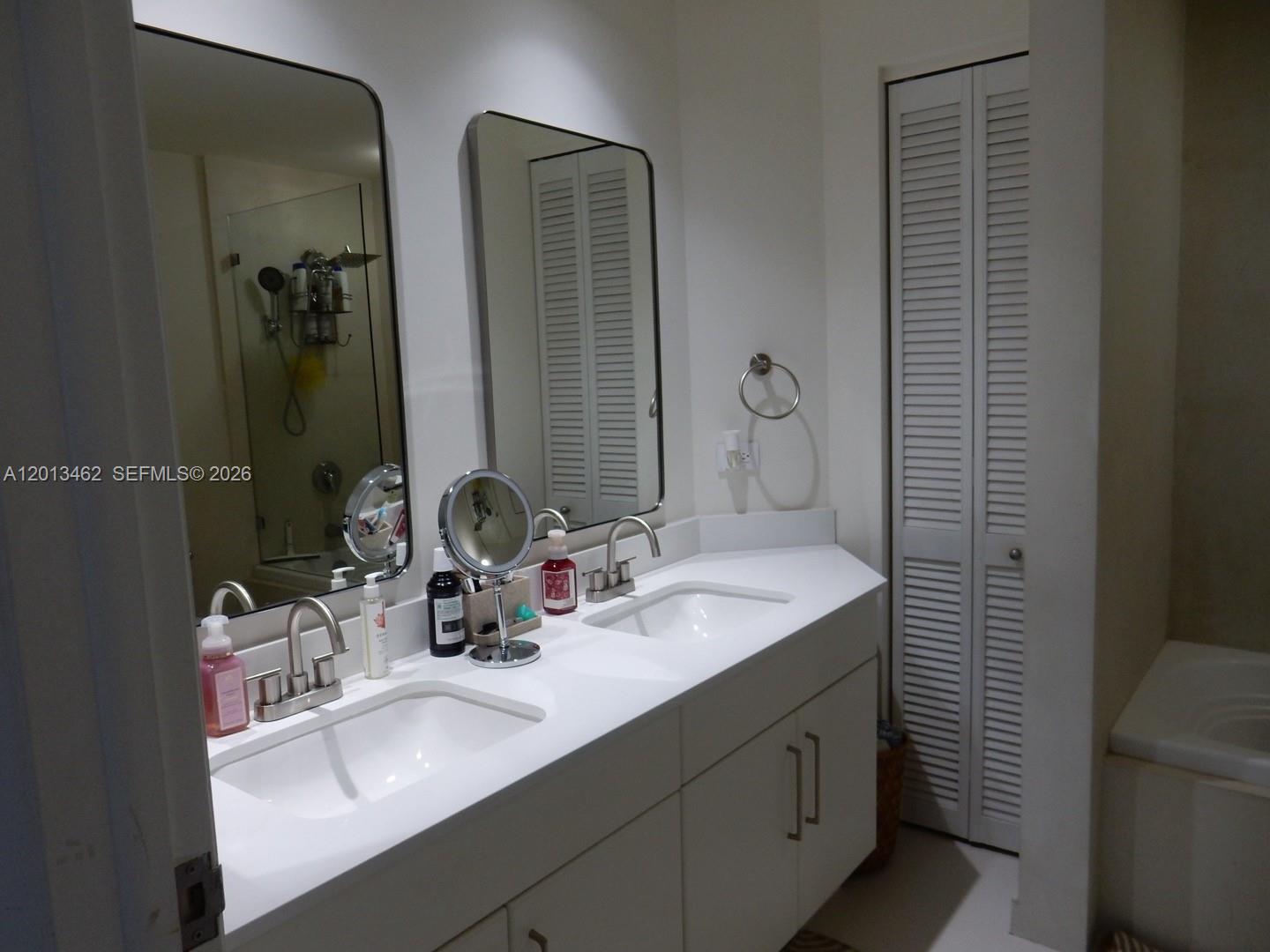 801 Brickell Key Blvd # 1102