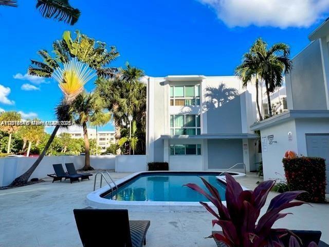 9971 W Bay Harbor Dr # 205