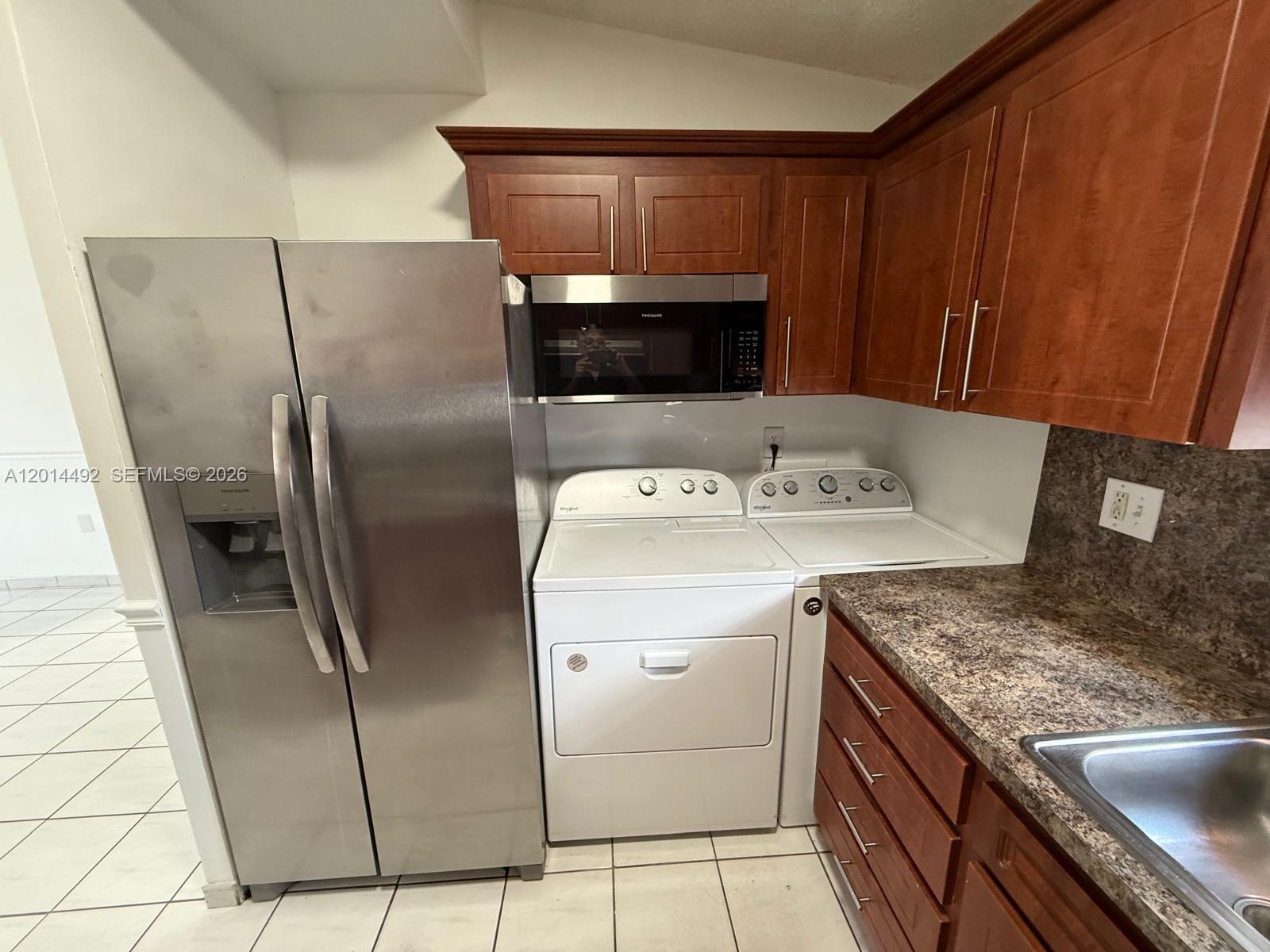 2212 W 74th St # 28 Unit: 201-28