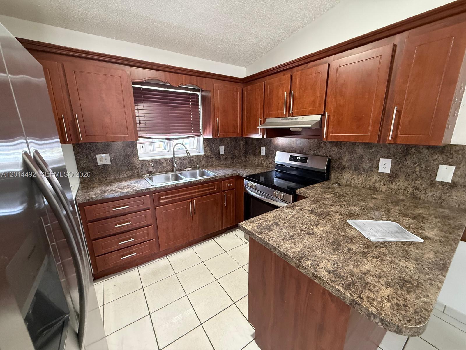 2212 W 74th St # 28 Unit: 201-28