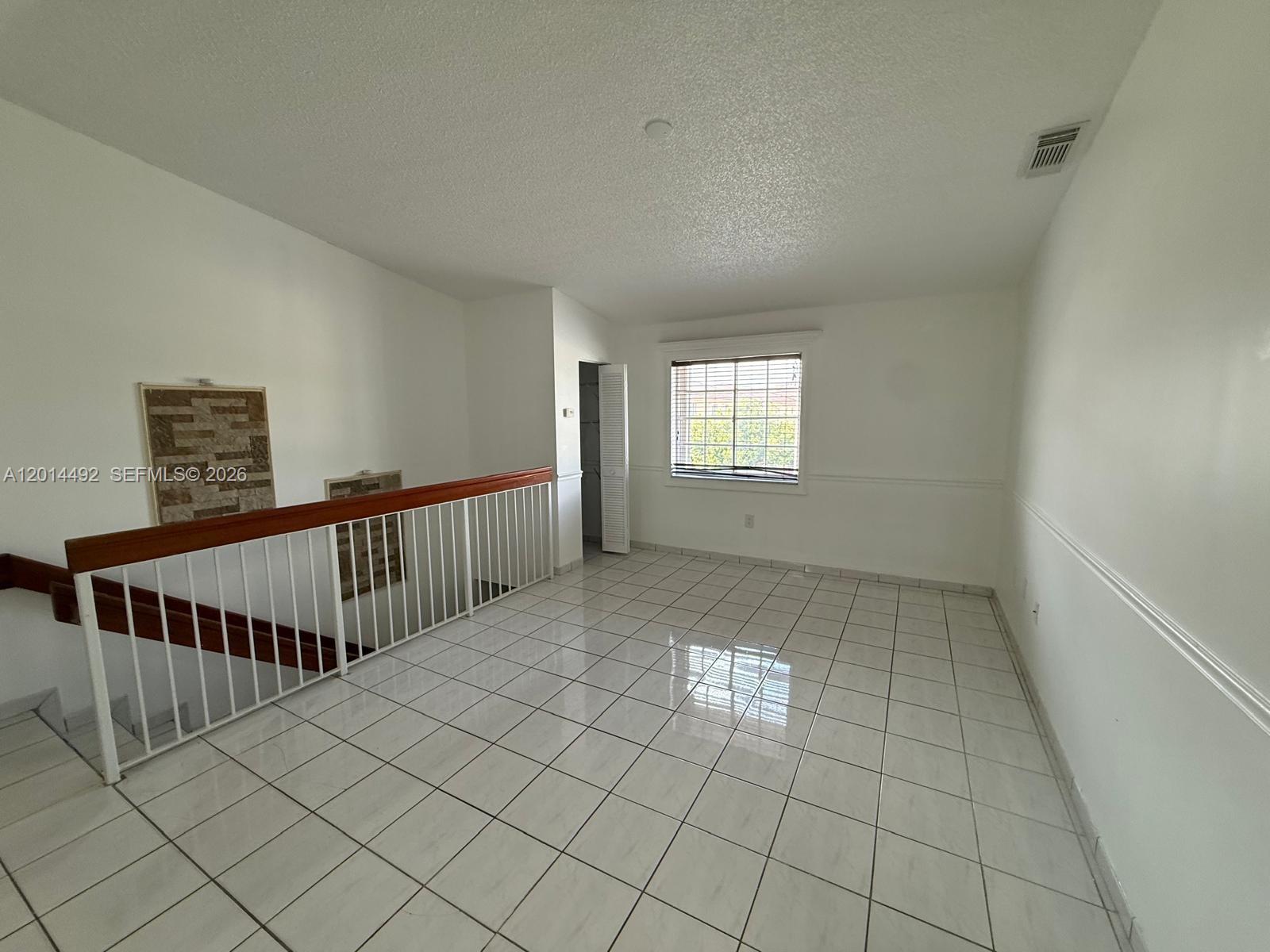 2212 W 74th St # 28 Unit: 201-28