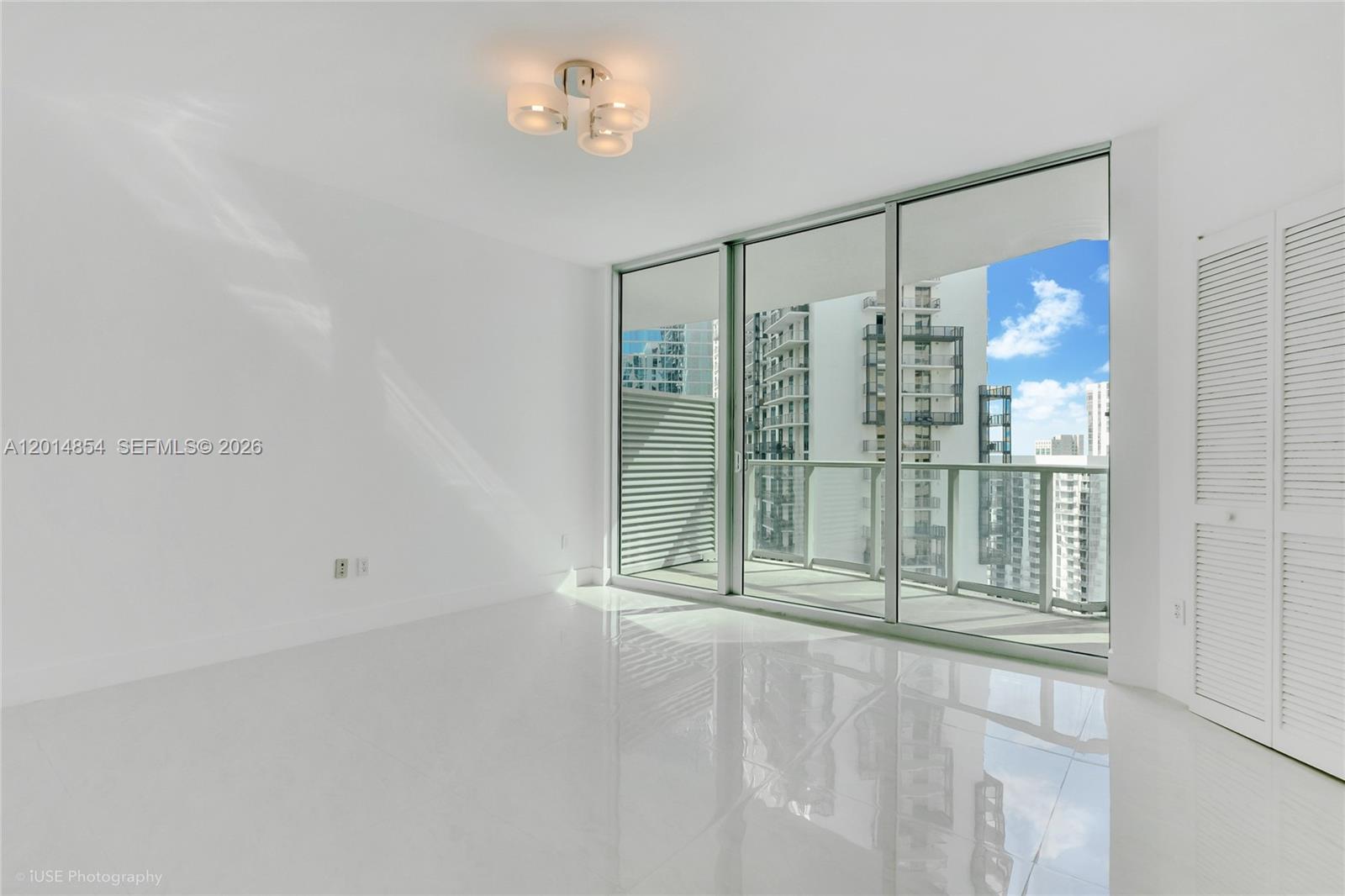 300 S Biscayne Blvd # 2807 Unit: T-2807