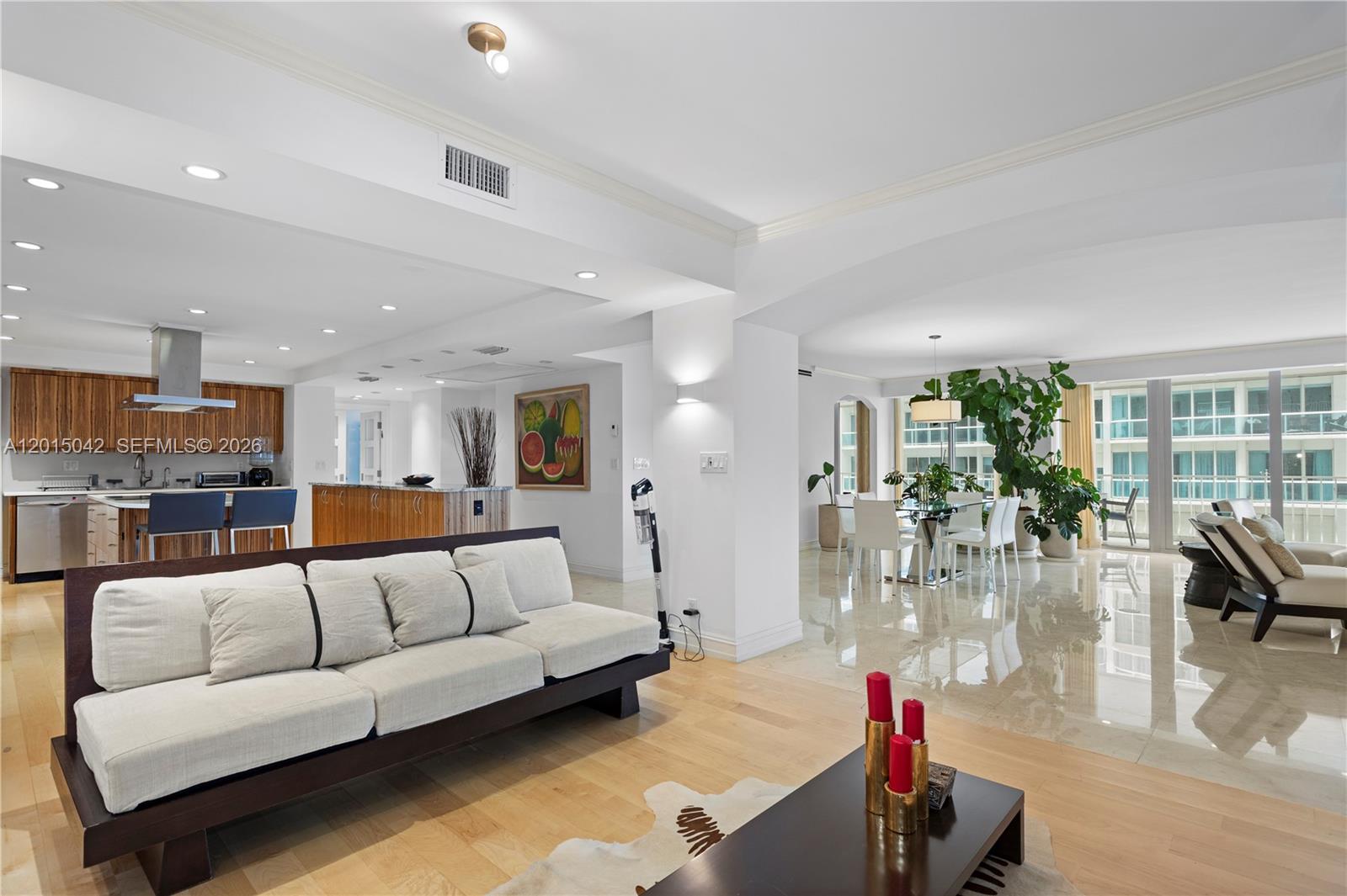 10155 Collins Ave # 1105