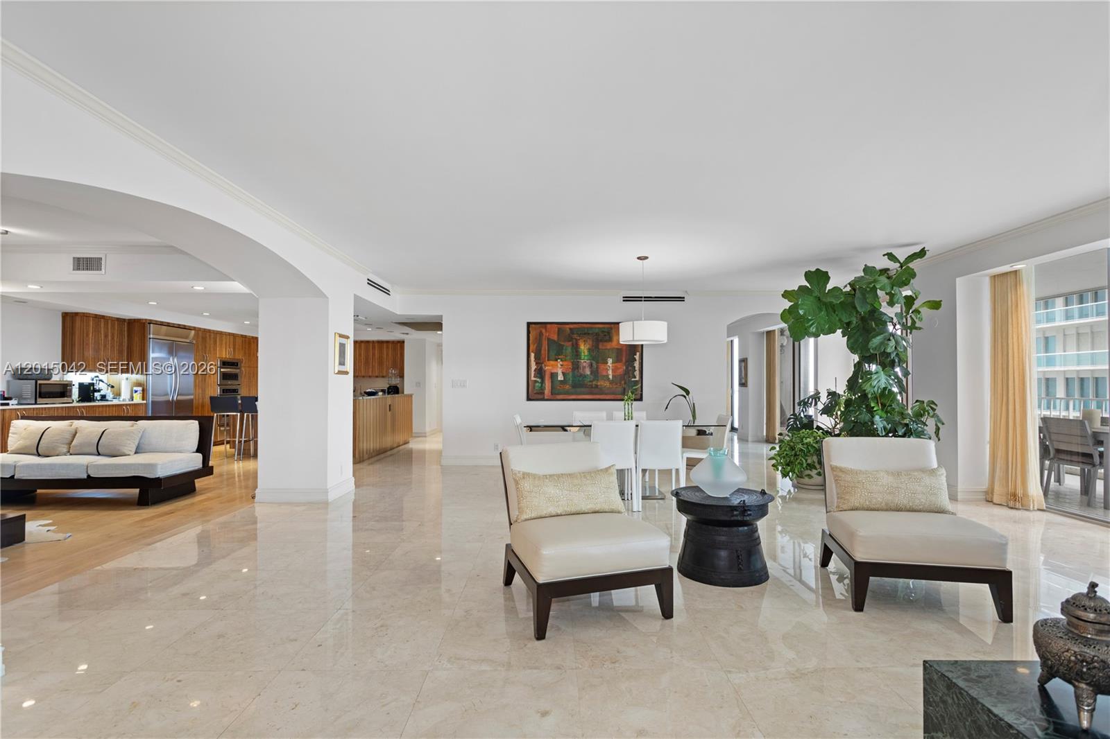 10155 Collins Ave # 1105