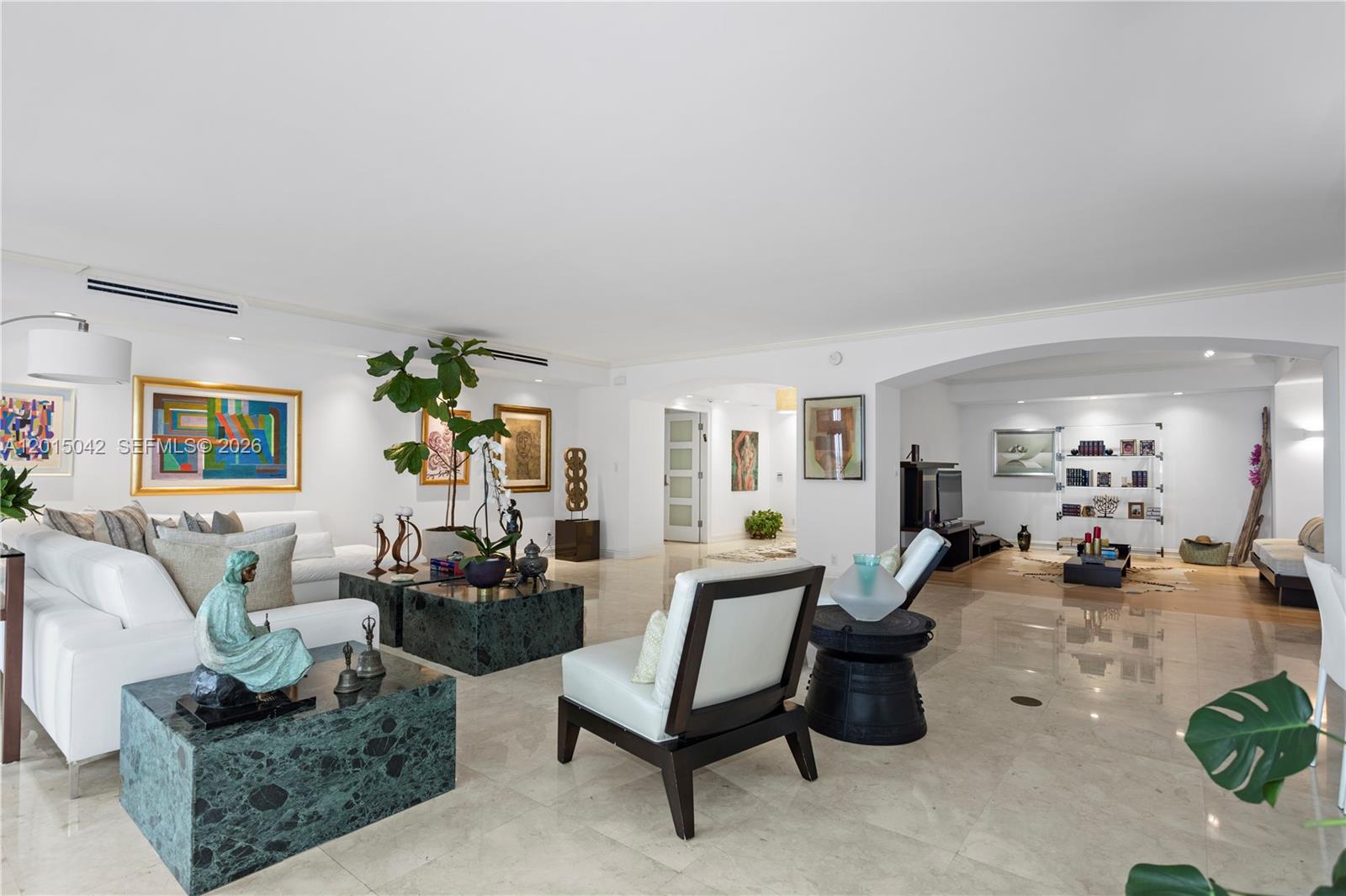 10155 Collins Ave # 1105