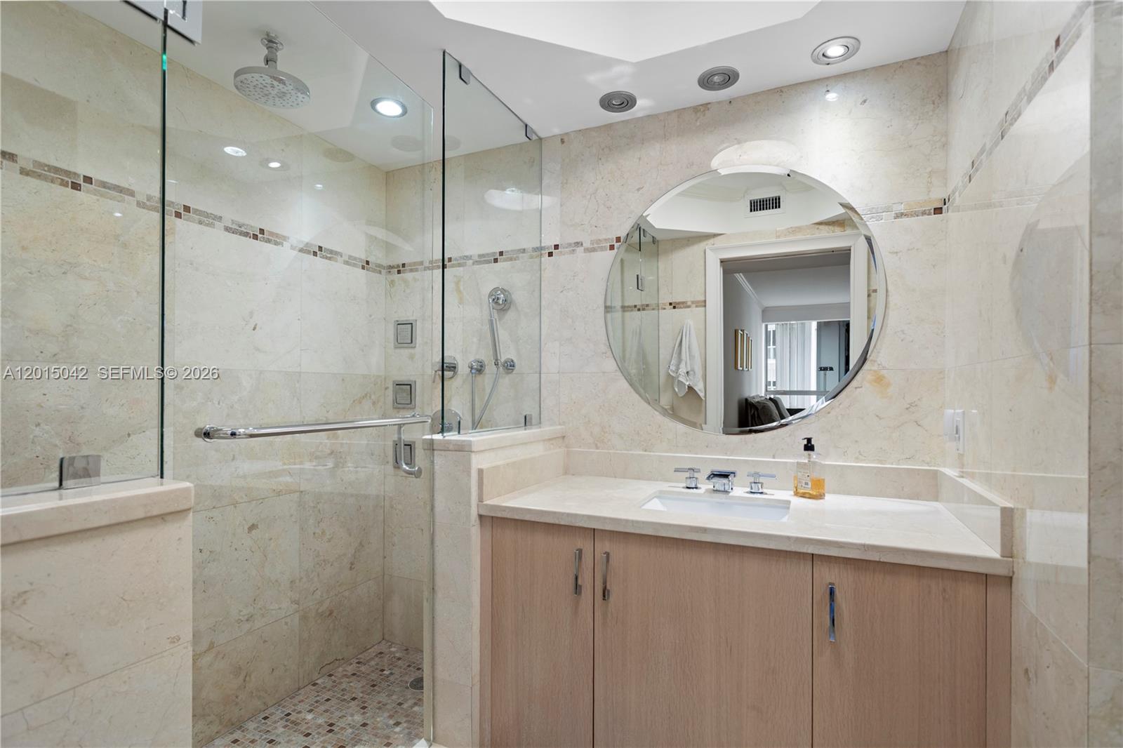 10155 Collins Ave # 1105