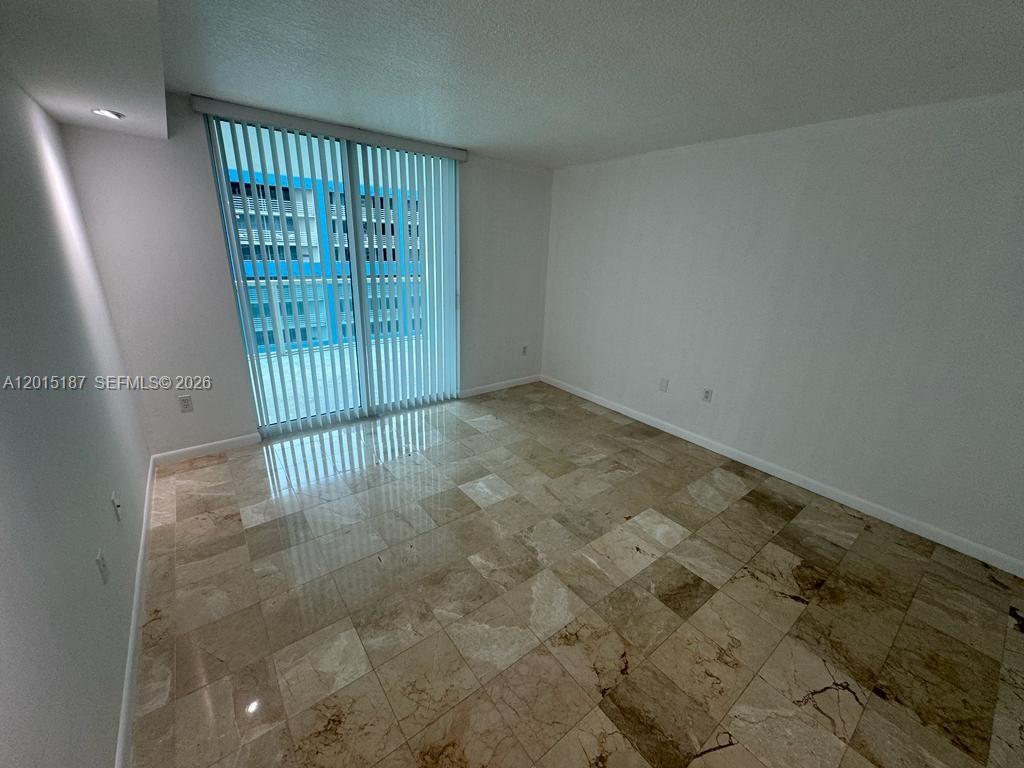 2101 Brickell Ave # 1003