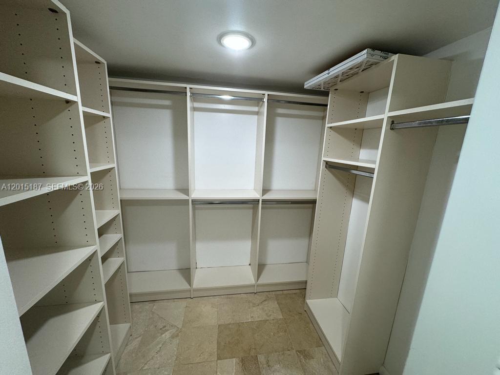 2101 Brickell Ave # 1003