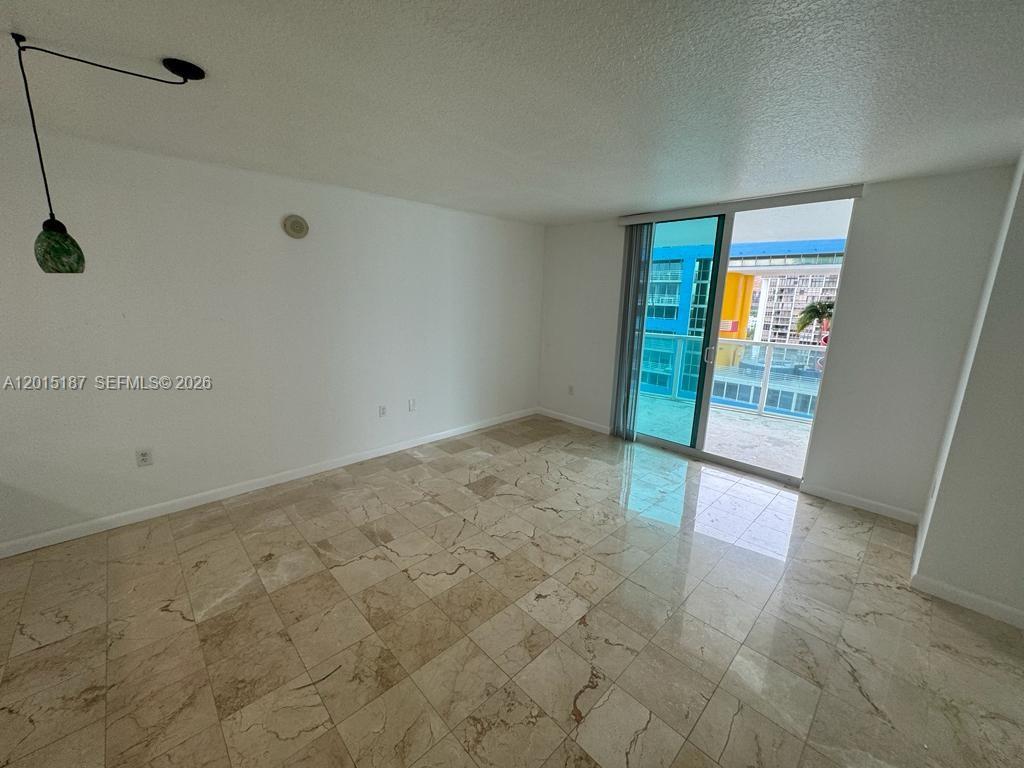 2101 Brickell Ave # 1003