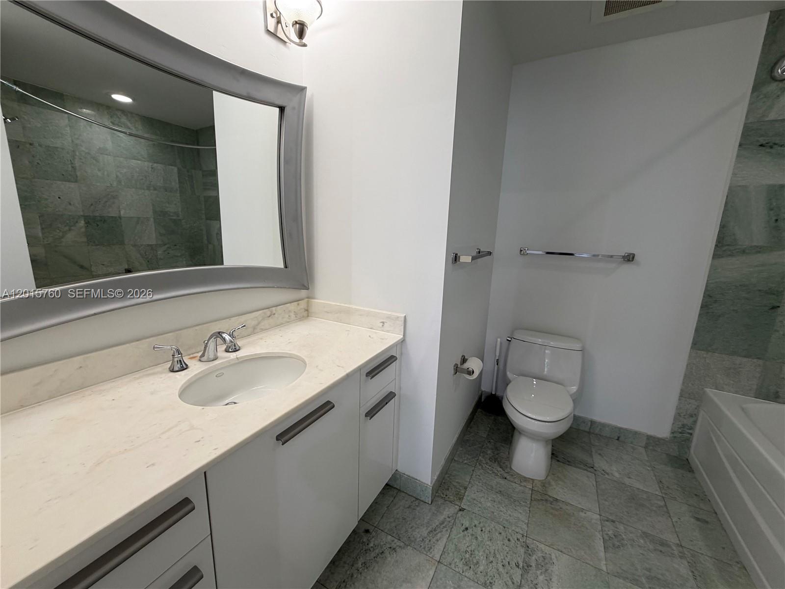 1060 Brickell Ave # 4003