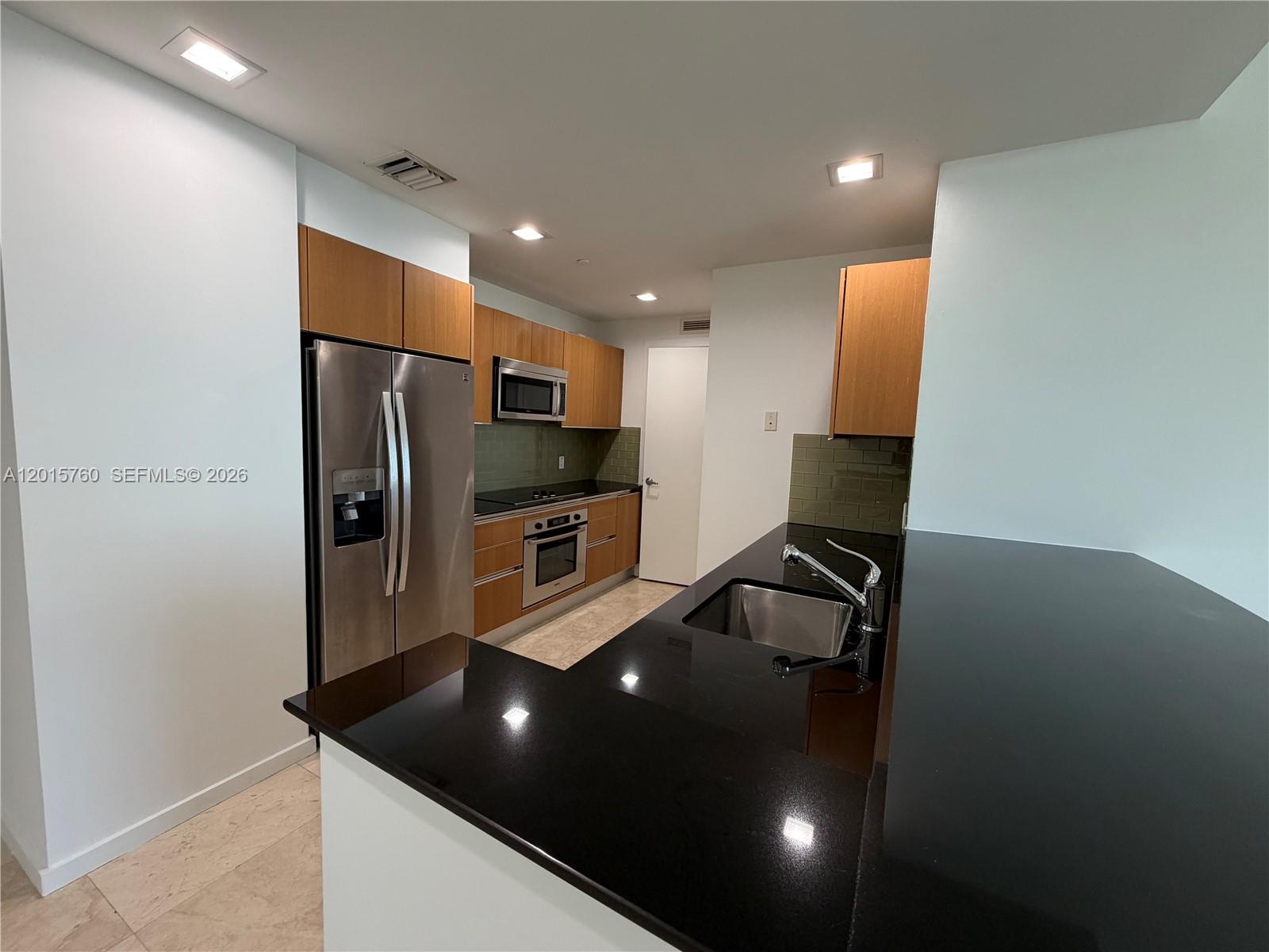 1060 Brickell Ave # 4003
