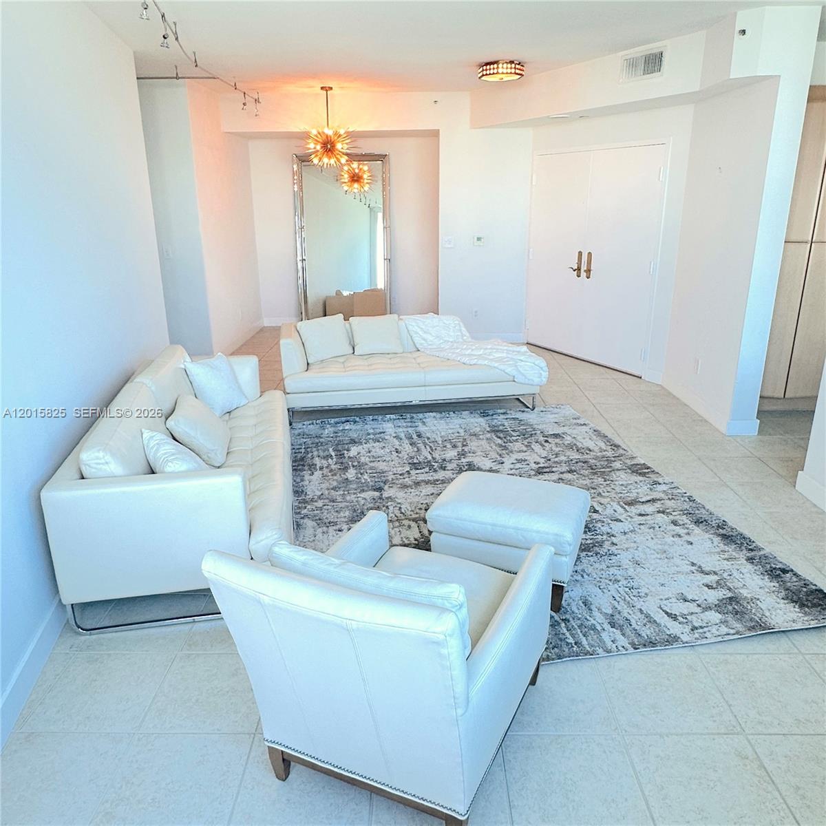 300 S Pointe Dr # 704