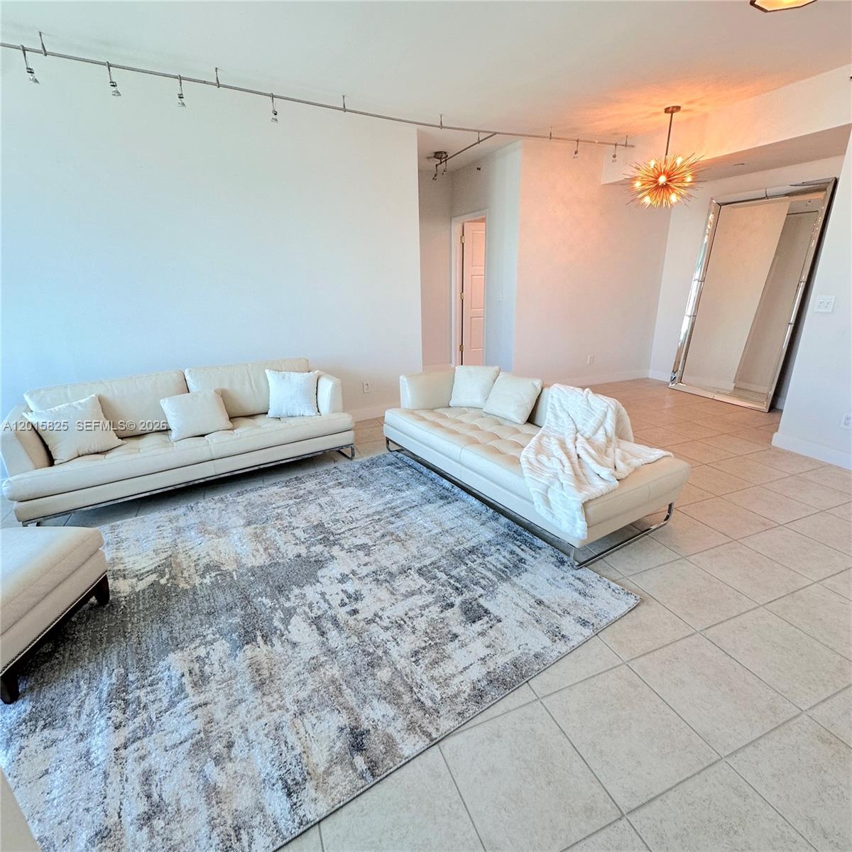 300 S Pointe Dr # 704