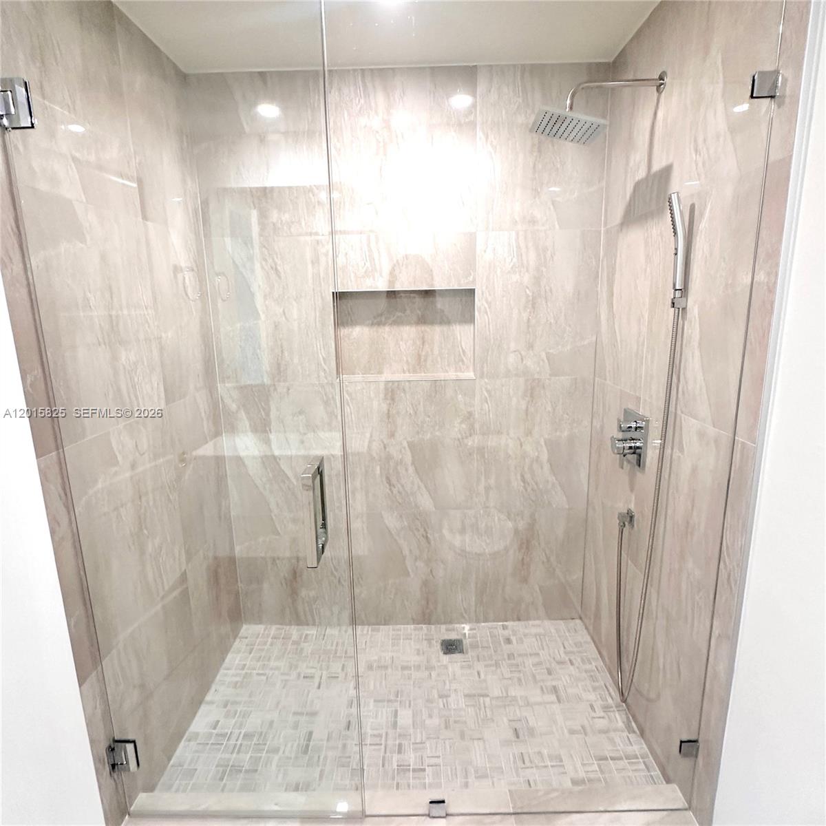 300 S Pointe Dr # 704