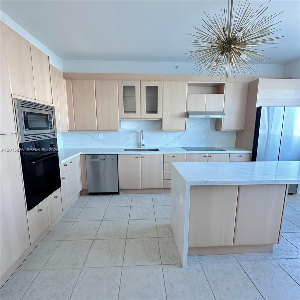 300 S Pointe Dr # 704