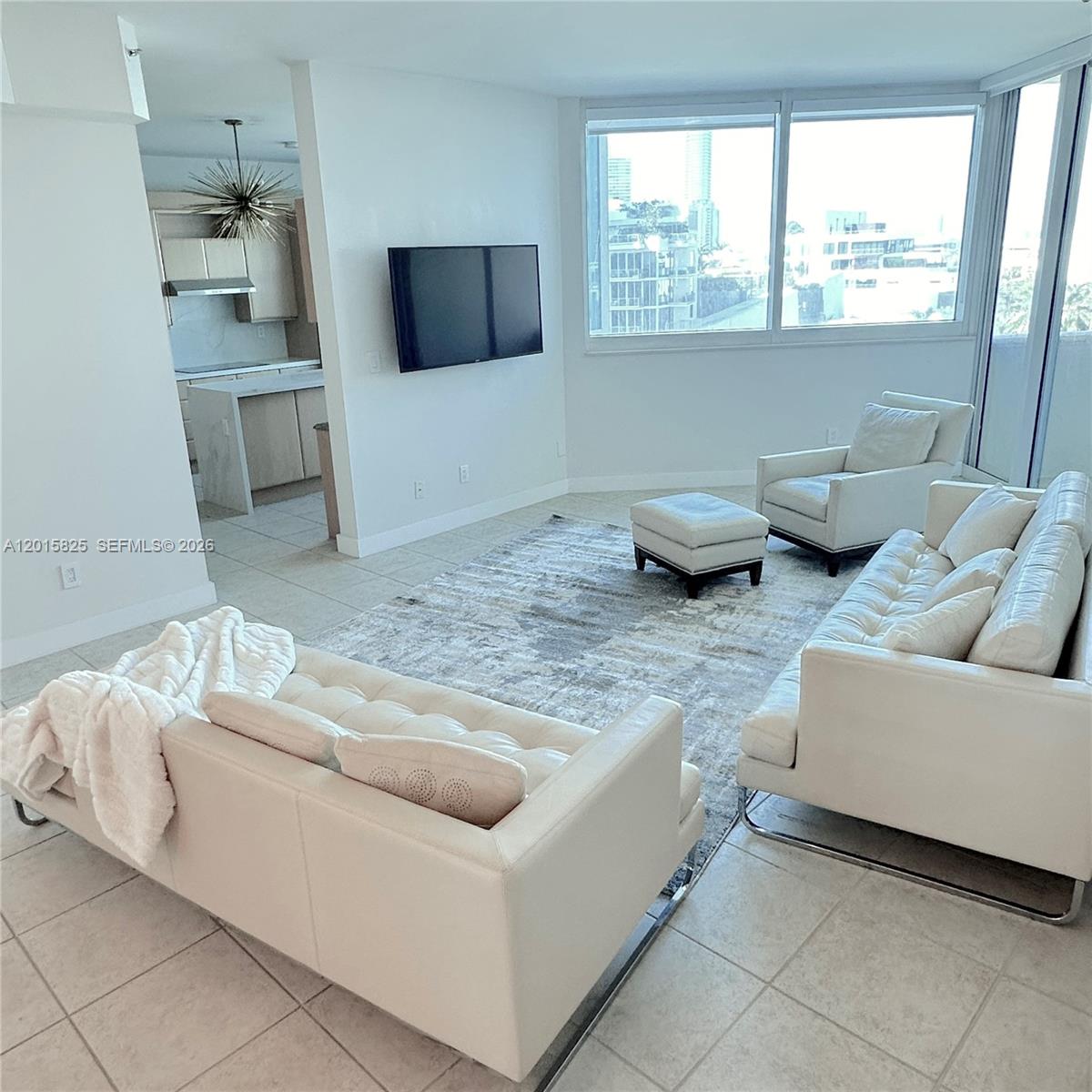 300 S Pointe Dr # 704