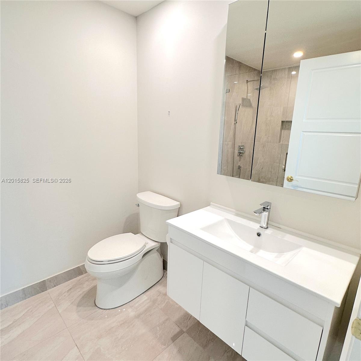 300 S Pointe Dr # 704