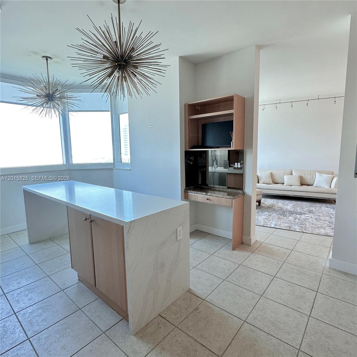 300 S Pointe Dr # 704