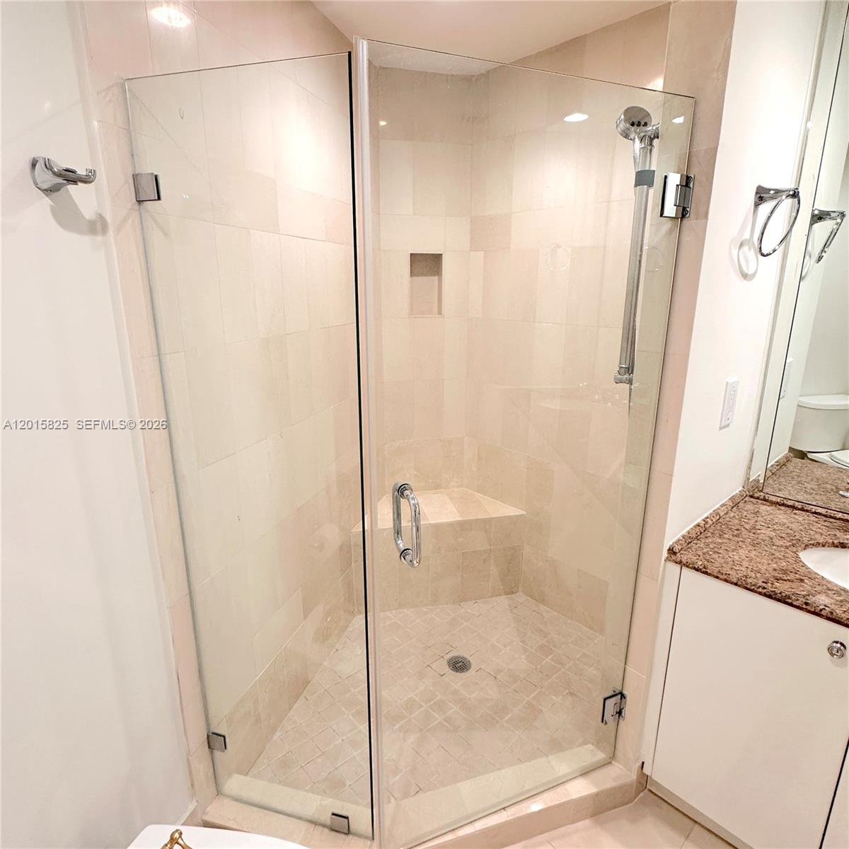 300 S Pointe Dr # 704