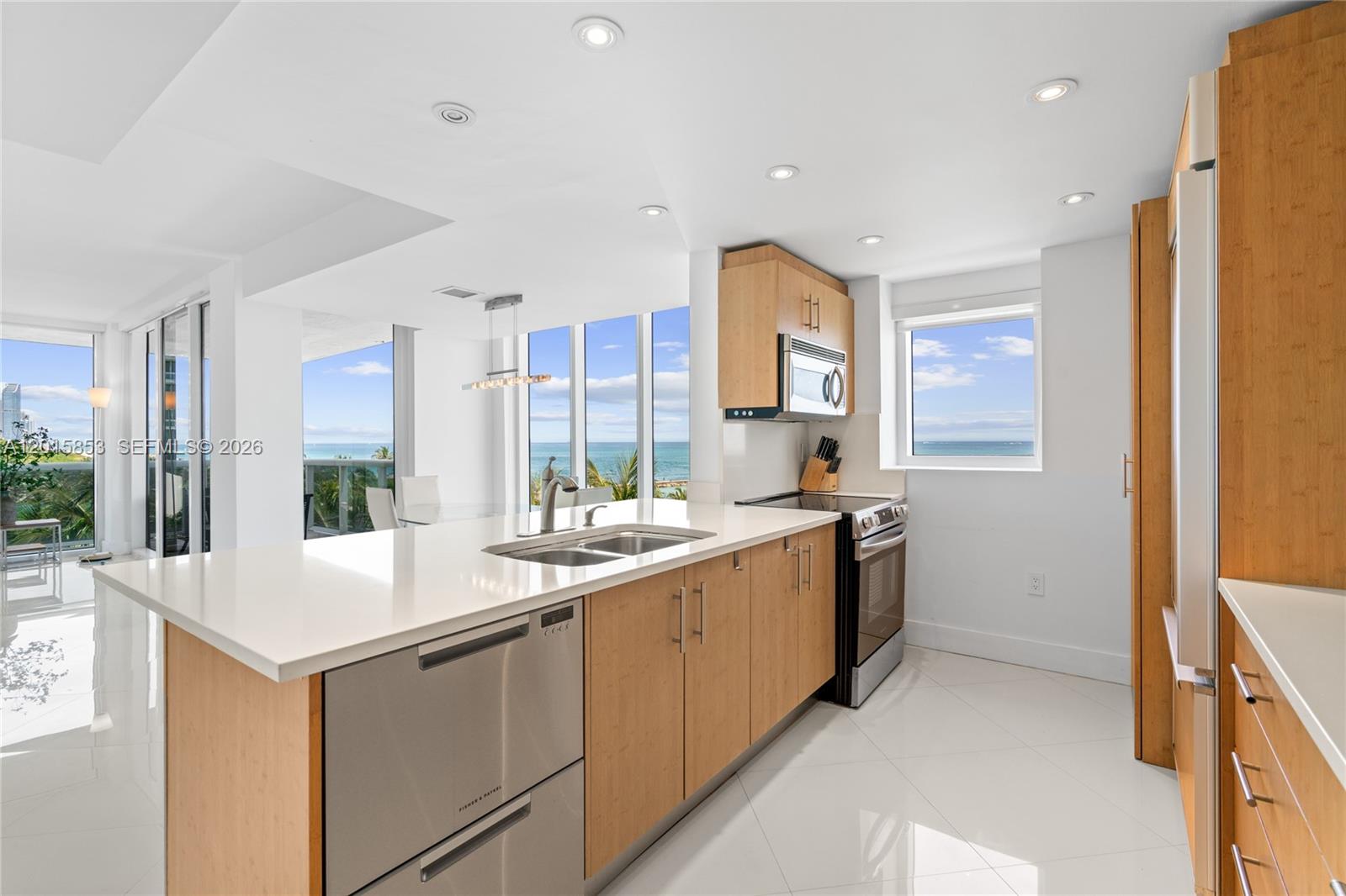 10275 Collins Ave # 509