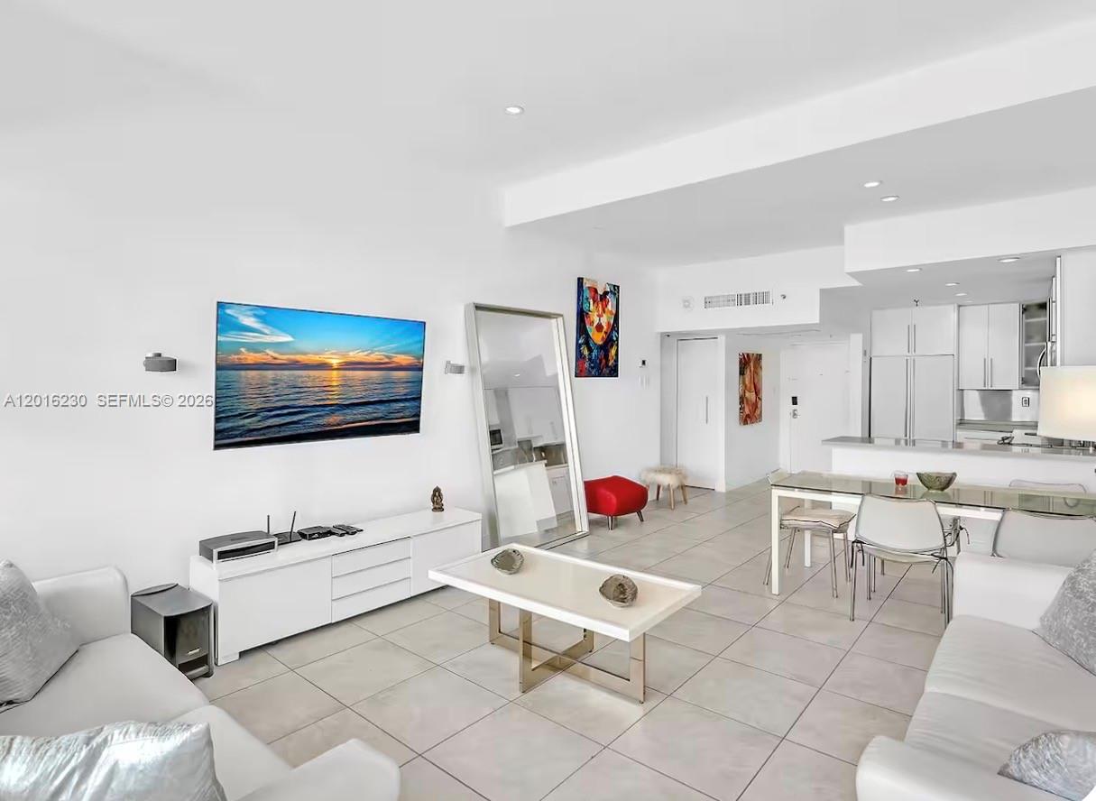 100 Lincoln Rd # 1641