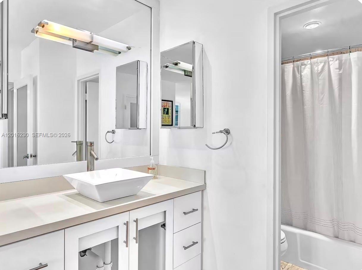 100 Lincoln Rd # 1641