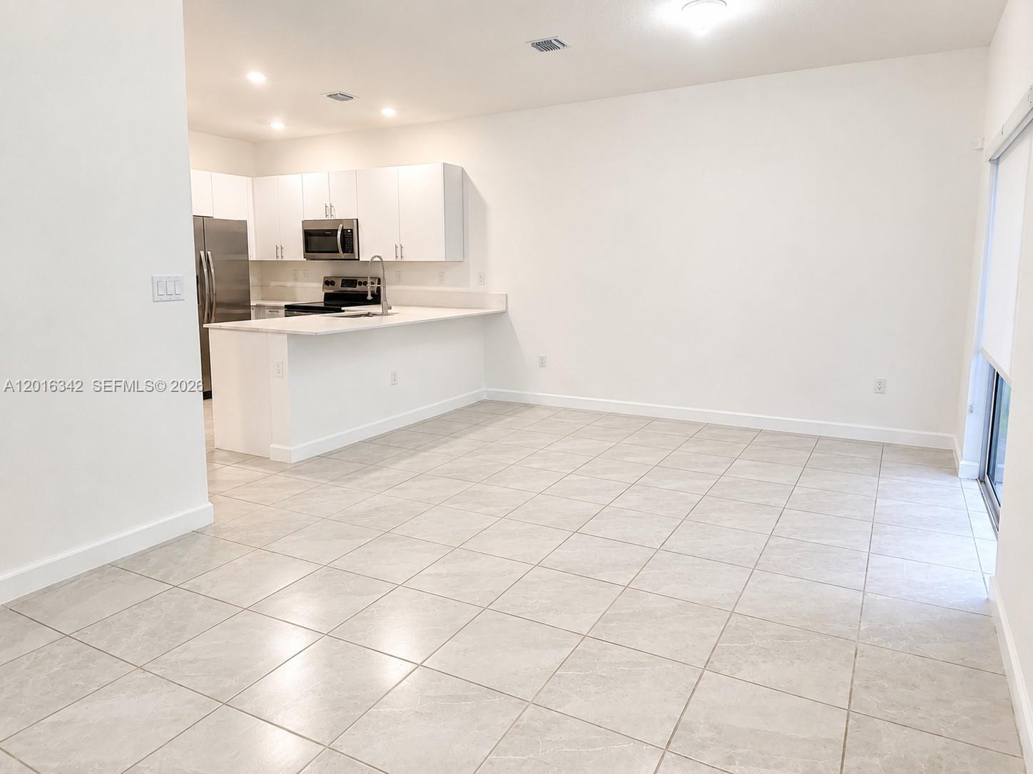 1050 SE 26th Ter Unit: .